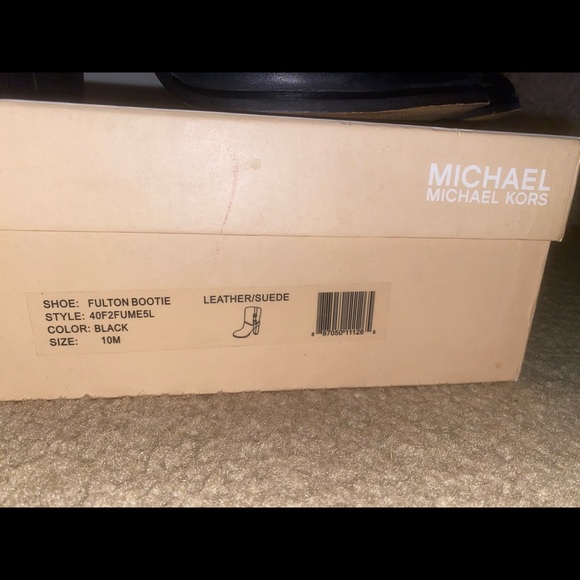 Michael Kors Fulton Black Bootie 10M fits sz 9 - Picture 8 of 8
